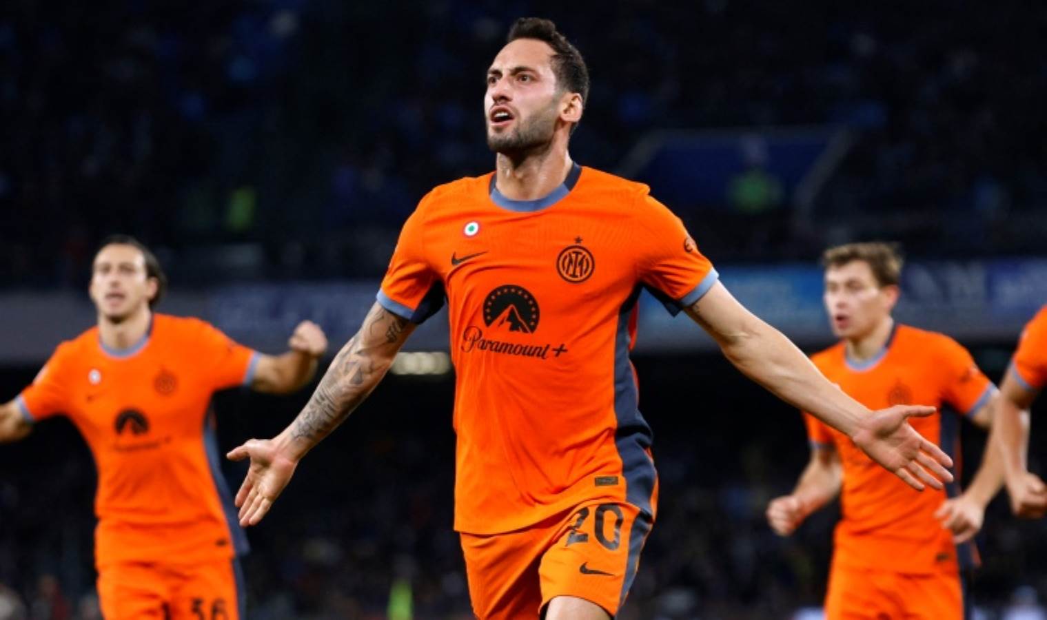 073458633-hakan-calhanoglu-inter-napoli-reuters