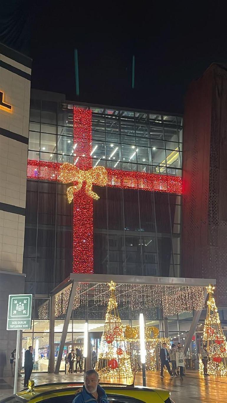 Yılbaşı öncesi kenti karıştıran ışıklandırma Sosyal meydanın gündeminde