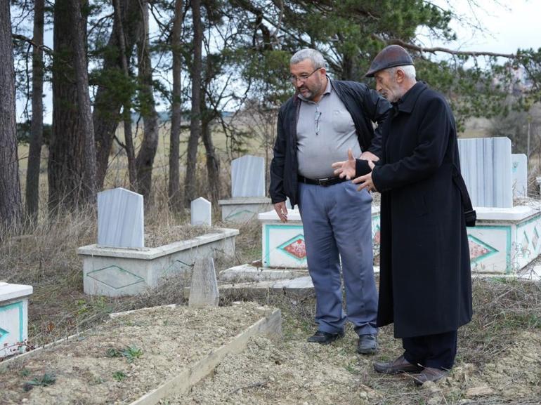 Ayılar mezarları kazmaya başladı Köylülerden jiletli önlem