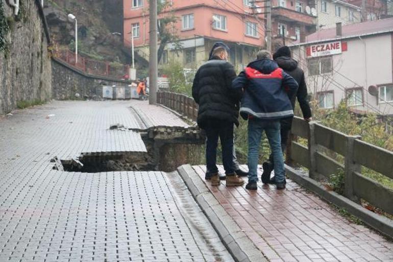 Zonguldakta Hastane yolu çöktü: Tanı Merkezi kapatıldı