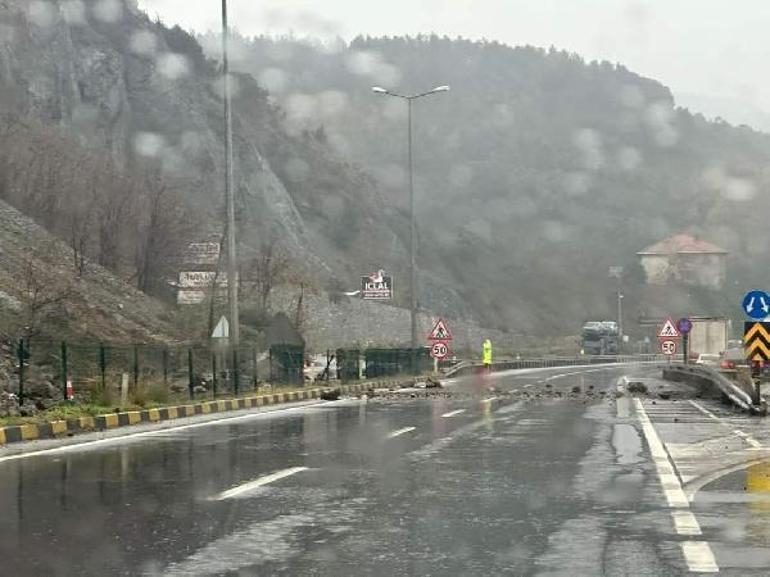 Zonguldakta Hastane yolu çöktü: Tanı Merkezi kapatıldı