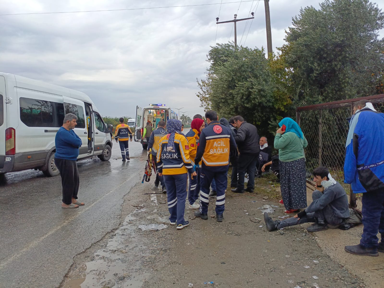 archive5c20235c125c65c172527482-hatayda-isci-servisi-hafriyat-kamyonuna-carpti-16-yarali_2