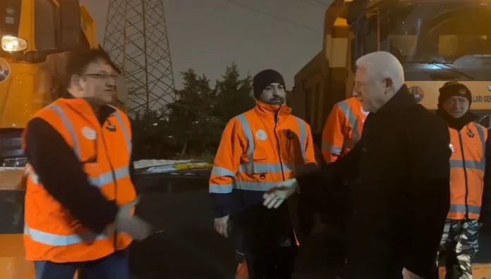 İstanbul Valisi Davut Gül: Pazartesi okula başlıyoruz