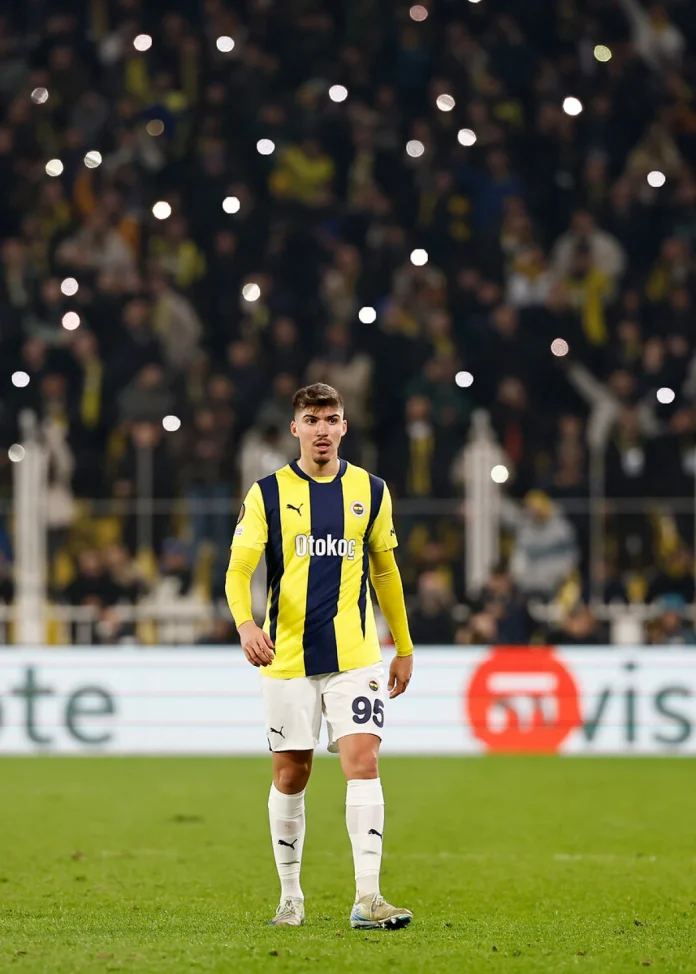 Fenerbahçe Yusuf Akçiçek'in maaşını artırma kararı aldı