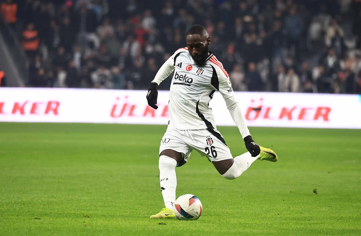 Arthur Masuaku, Islıklara Karşın Mükemmel Bir Performans Sergiledi