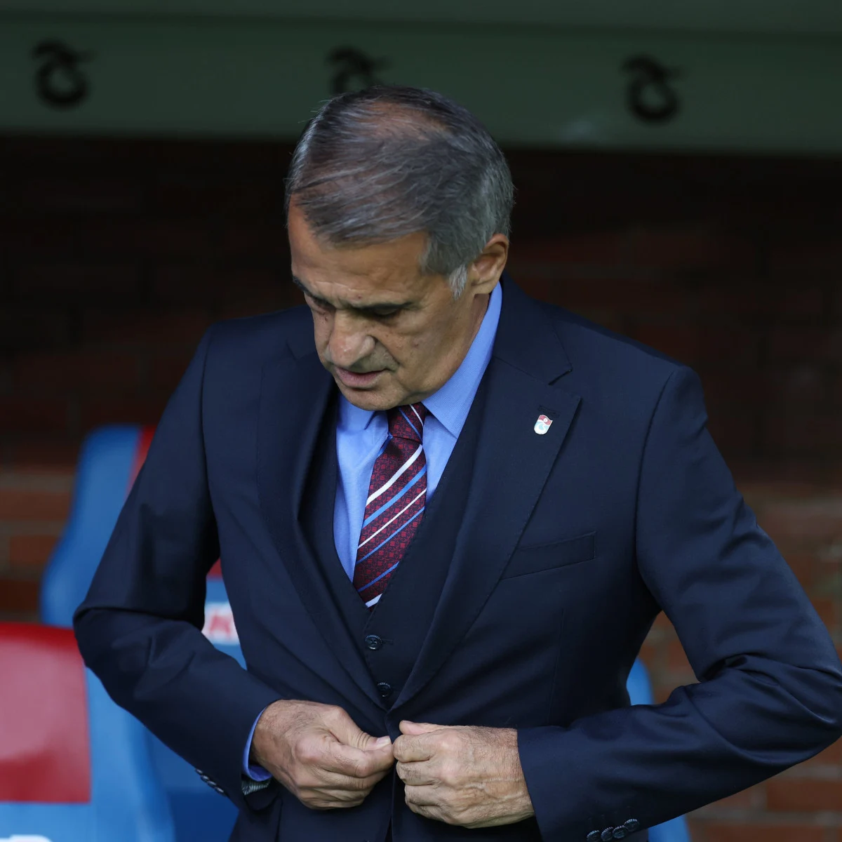 "Şenol Güneş'ten Eleştirilere Ağır Yanıt: 'Maçı Mı Sattım?'"