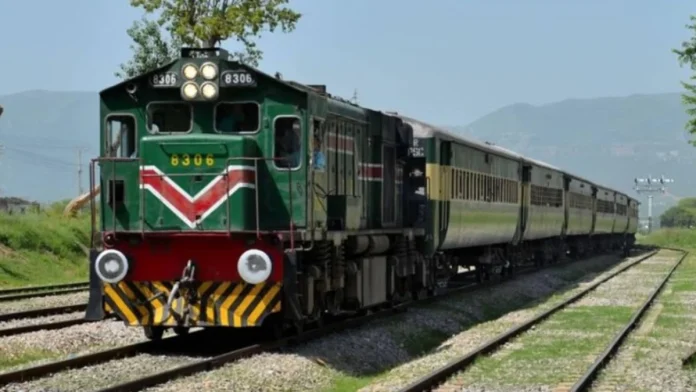 Pakistan'da 450 Tren Yolcusunun Rehin Alındığı Olay