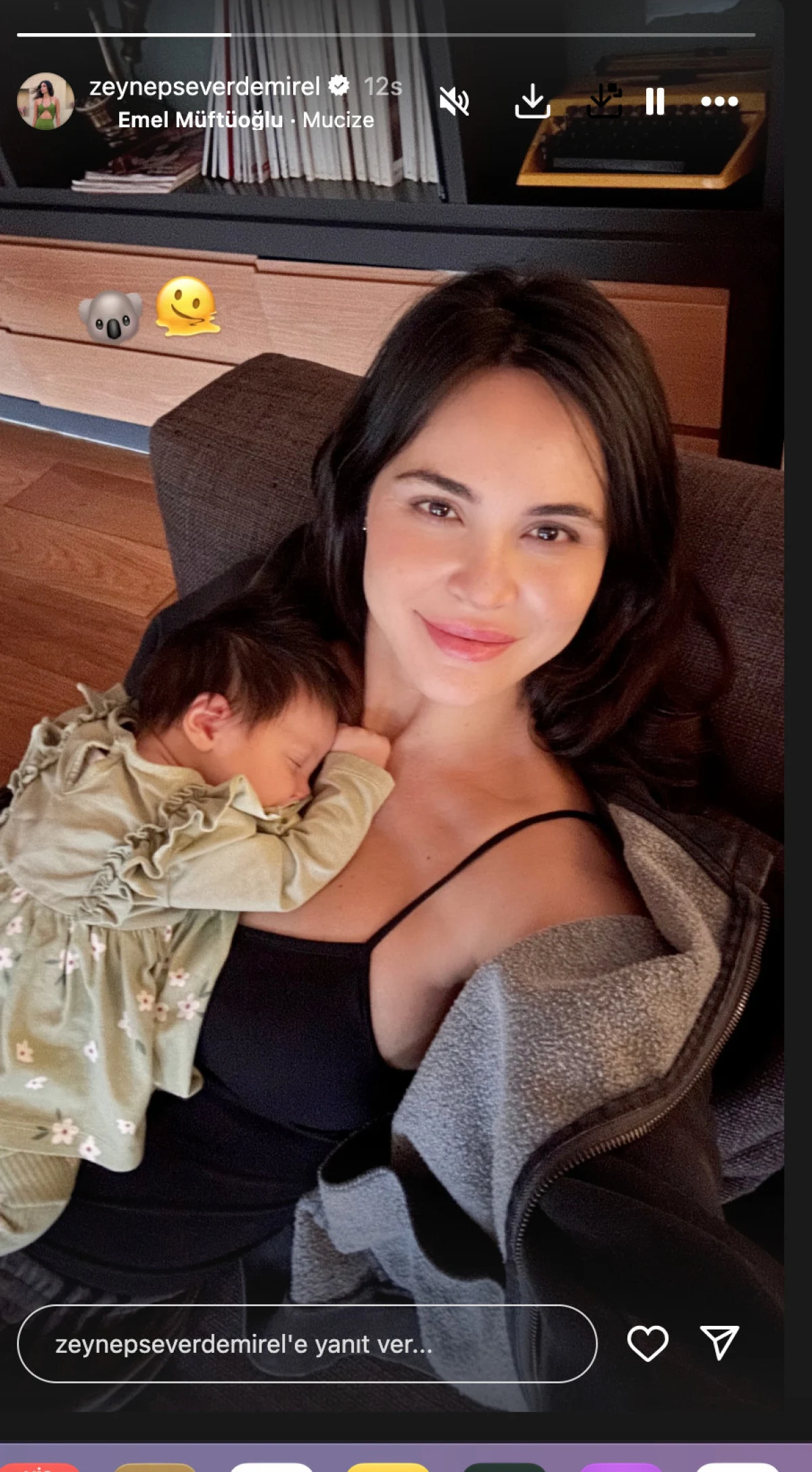 Zeynep Sever Demirel, 3. kez anne olduktan sonra poz verdi