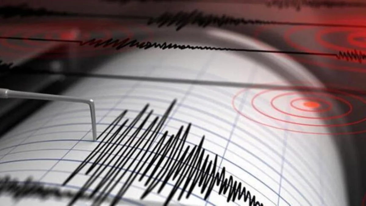 Bursa'da Deprem Paniği: Kaçarken Merdivenlerden Düşerek Yaralandı