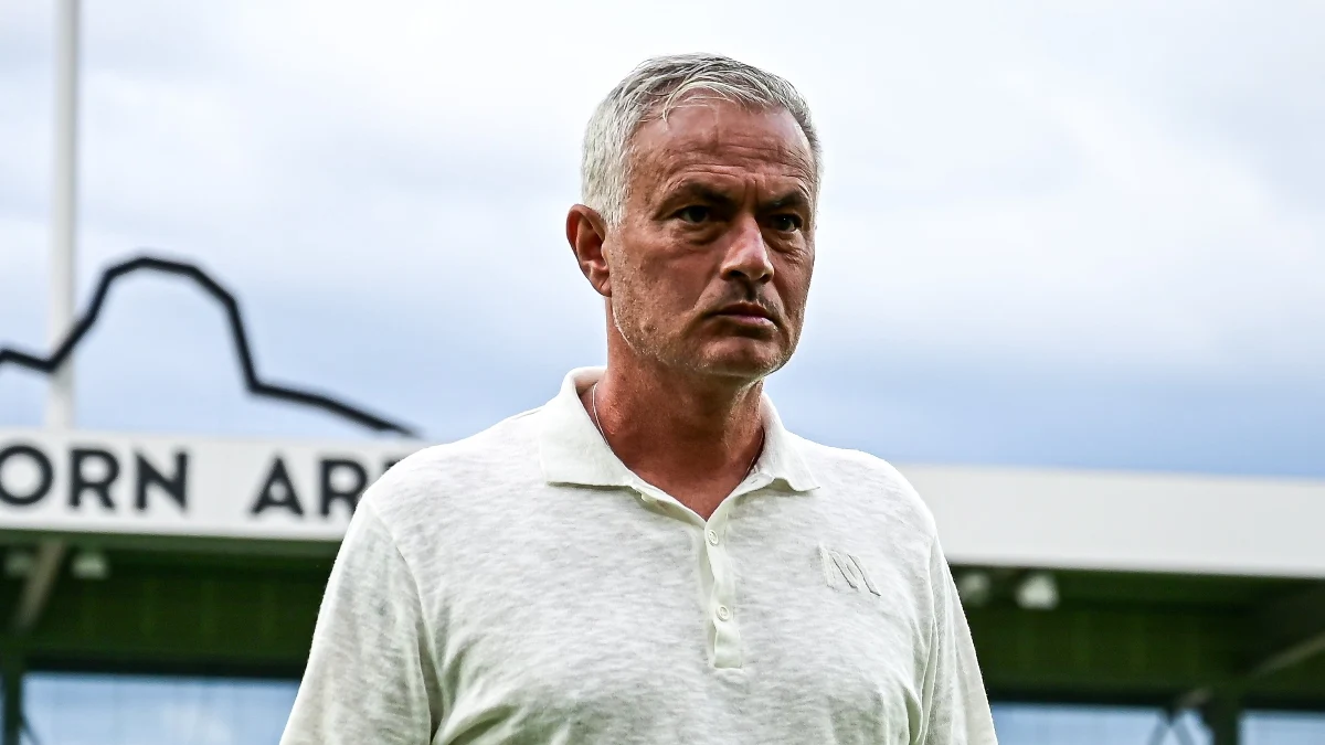 Fenerbahçe'de Jose Mourinho, 9 ayda 8 kart gördü