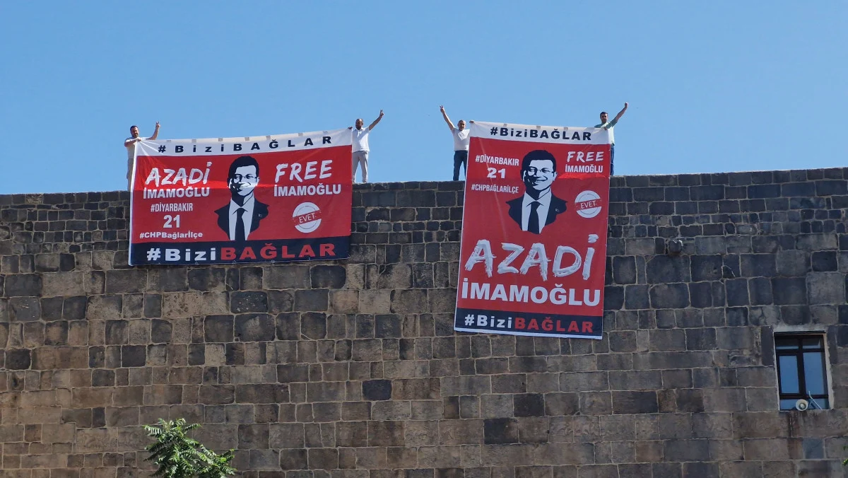 Diyarbakır’da asılan İmamoğlu afişleri indirildi