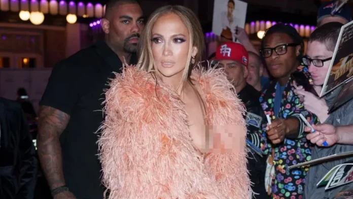Jennifer Lopez'in montu kaydı, frikik kazası yaşadı