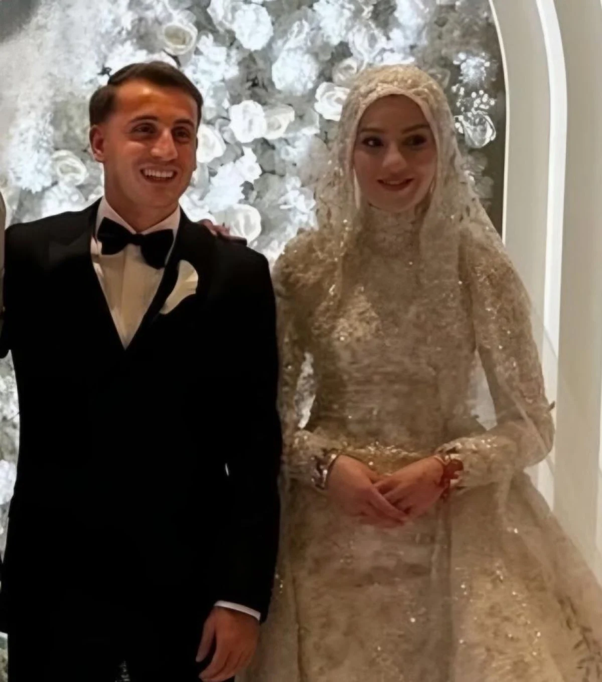 Kerem Aktürkoğlu: Eşimle mutlu yıllar diliyorum!