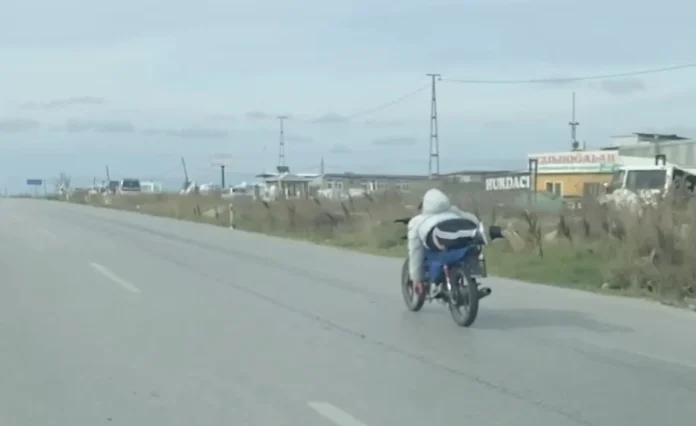Tekirdağ'da motosikletle yüzüstü sürüş yapan kişi yakalandı