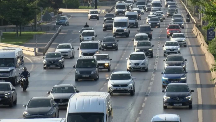 Bayram Sonrası İstanbul'da Trafik Çilesi Başladı