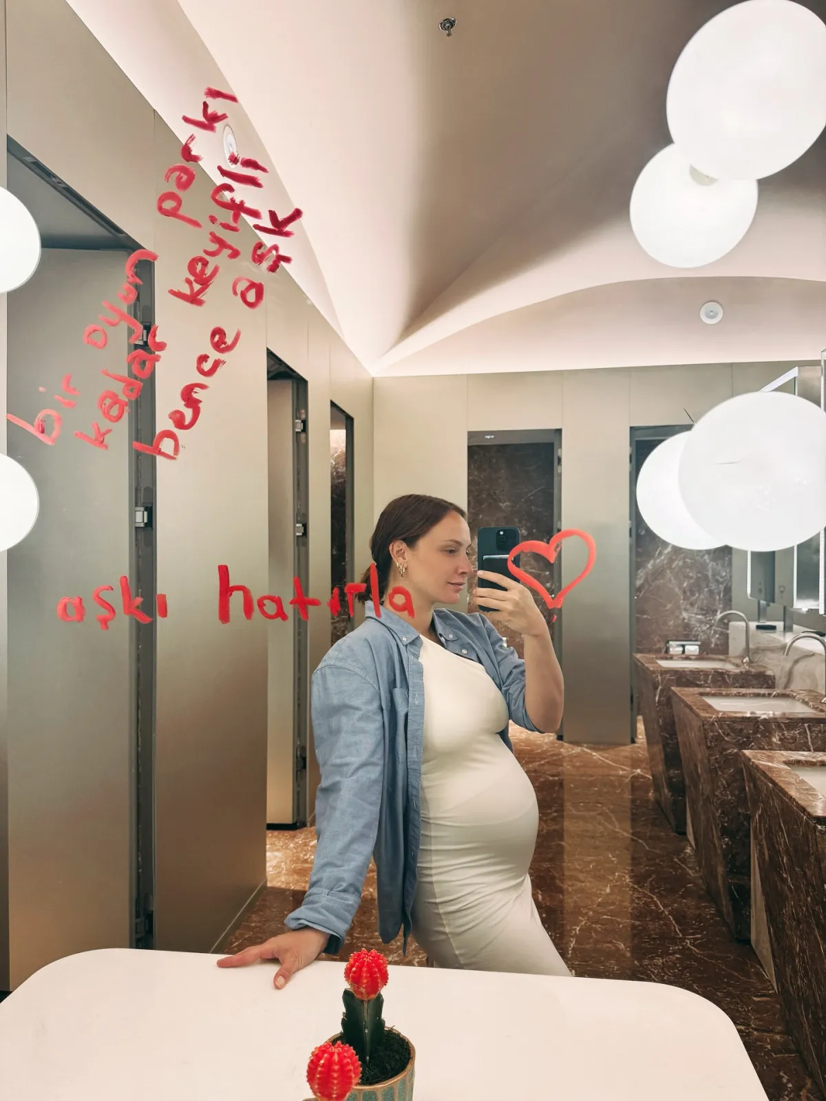 Başak Gümülcinelioğlu'ndan Bebek Müjdesi: Erkek