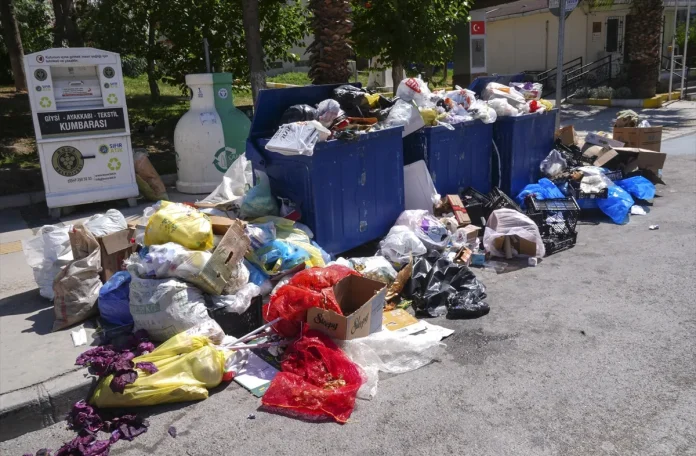 CHP’li Buca’da Grev Krizi: İşten Çıkarmalar Başladı