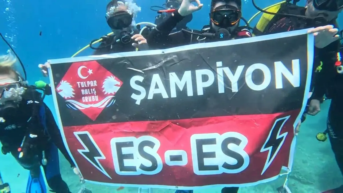 Eskişehirspor'a Şampiyonluk Kutlaması Denizde!