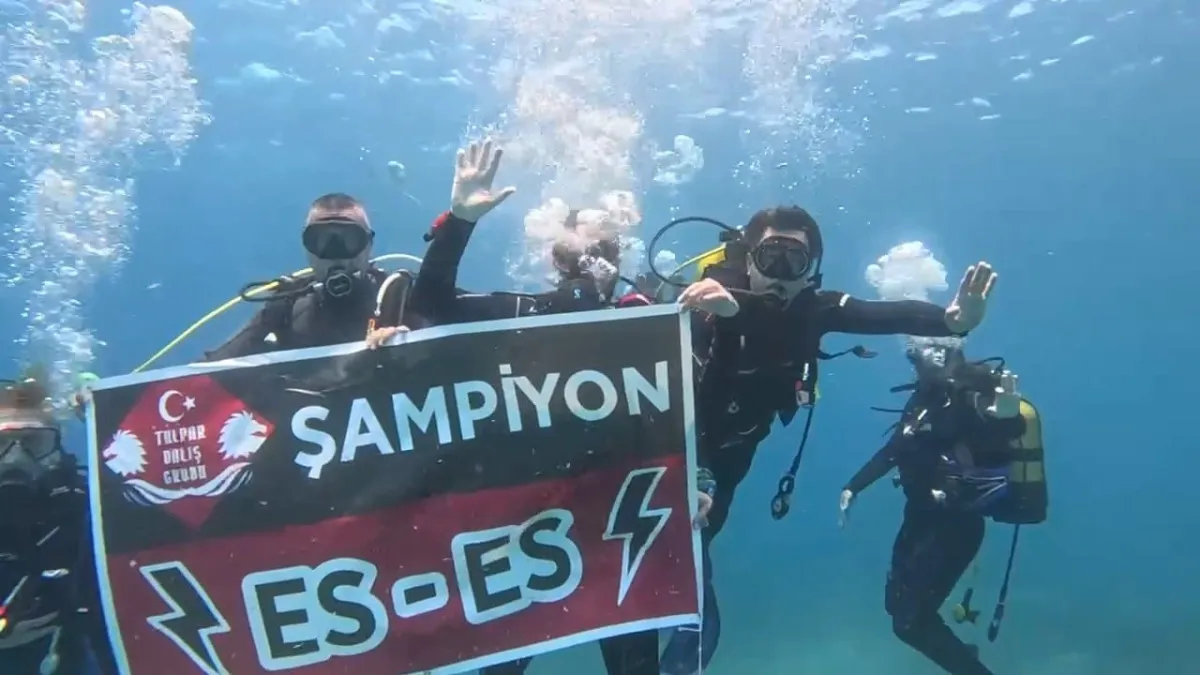 Eskişehirspor'a Şampiyonluk Kutlaması Denizde!