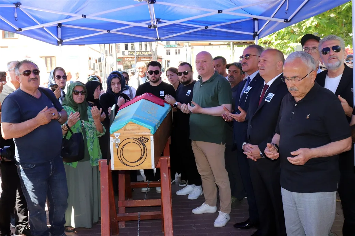 Yapımcı Ahmet S Tuncer’e Duygulu Veda, Gözyaşlarıyla da
