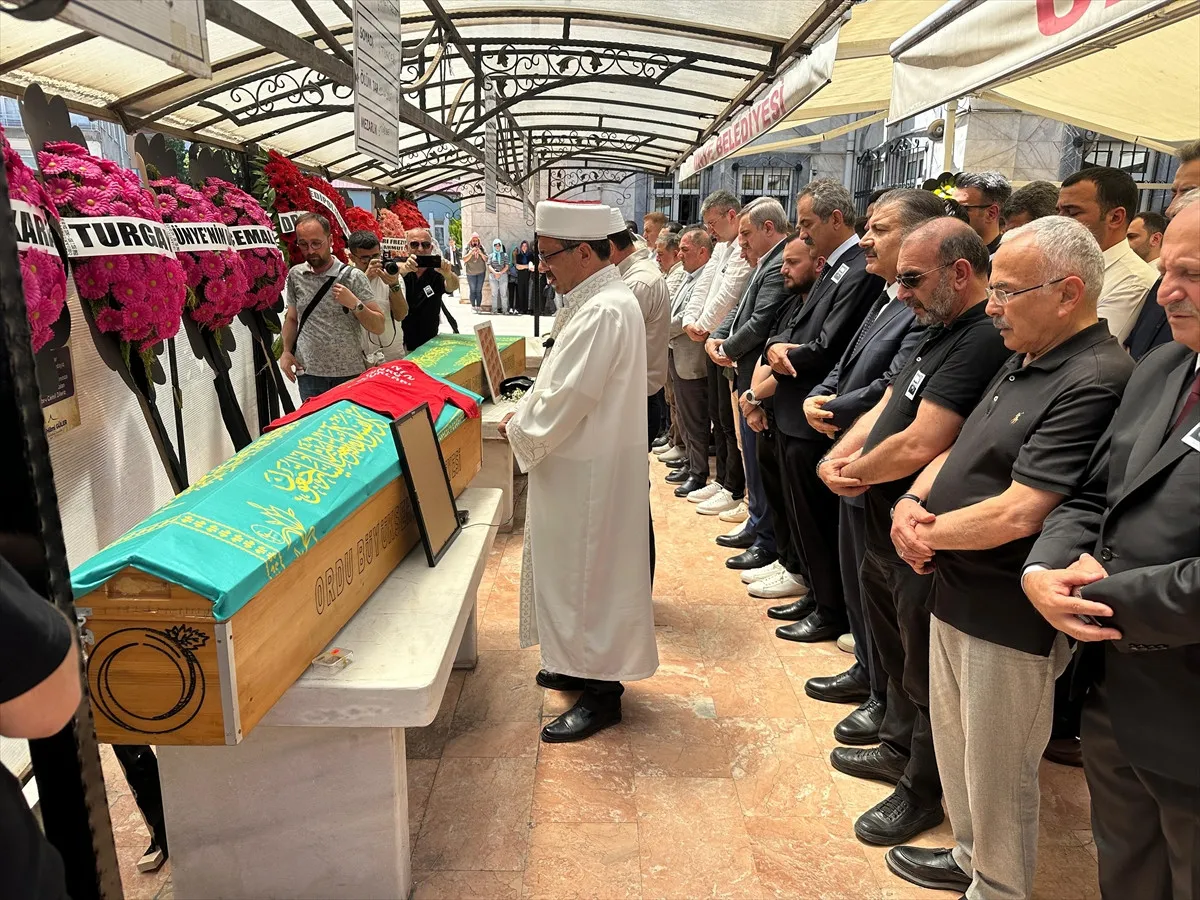 Yapımcı Ahmet S Tuncer’e Duygulu Veda, Gözyaşlarıyla da