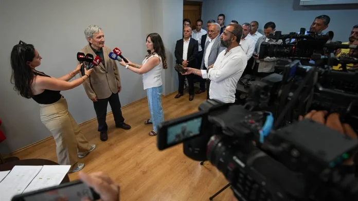 Belediye-İş'ten İzmir işçi çıkarımlarına tepki çağrısı