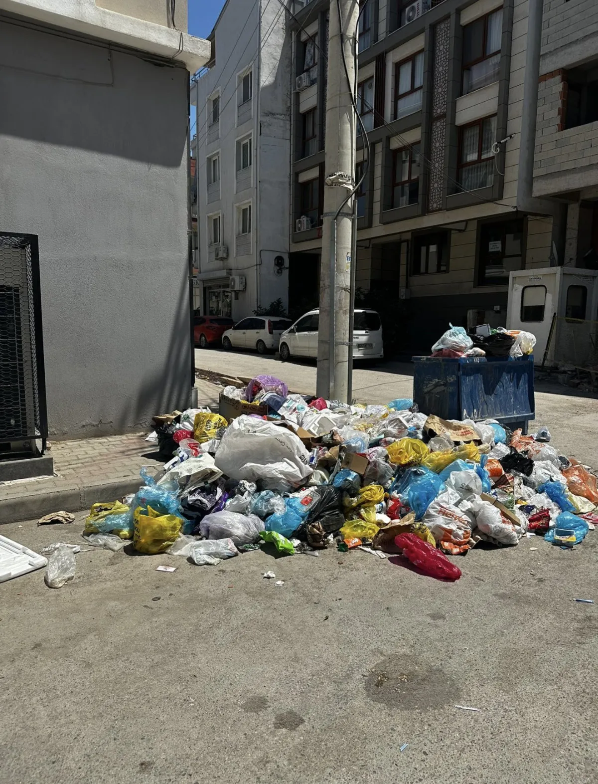 Buca’da Çöpler Birikiyor, Sorun Derinleşiyor