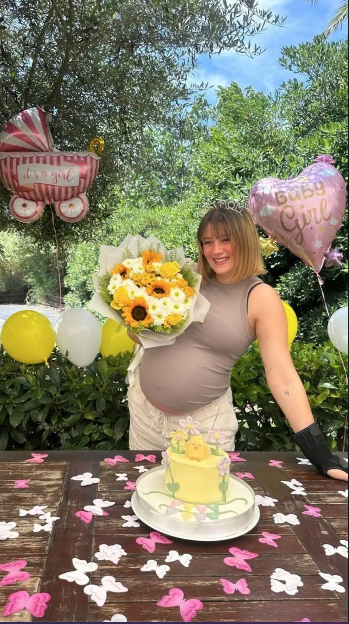 Gizem Karaca Anne Oldu: Kızına 'Leyla Yaz' İsmini Verdi