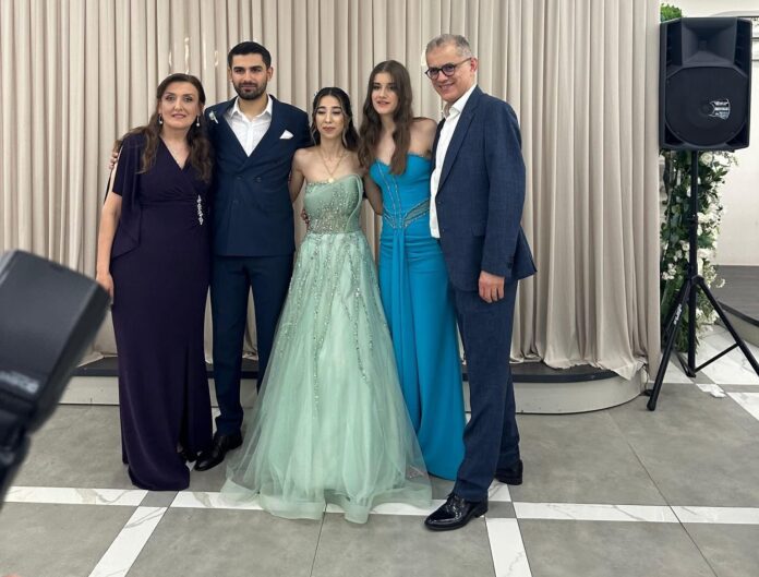Civelek ve Balık ailelerinin görkemli nişan töreni