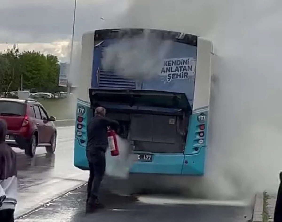 Erzurum'da Yolcu Dolu Otobüs Alevlere Teslim Oldu