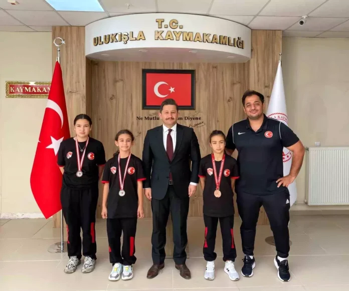 Ulukışla Pehlivanları Tarihe Geçen Zaferler Kazandı