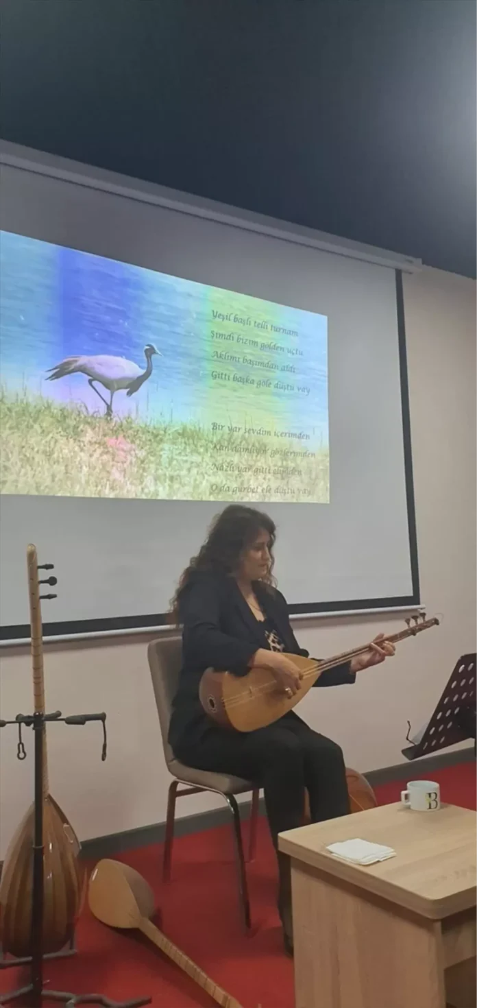 amasya-universitesi-nde-turna-temali-turku-ko-2-19205840_amp (1)