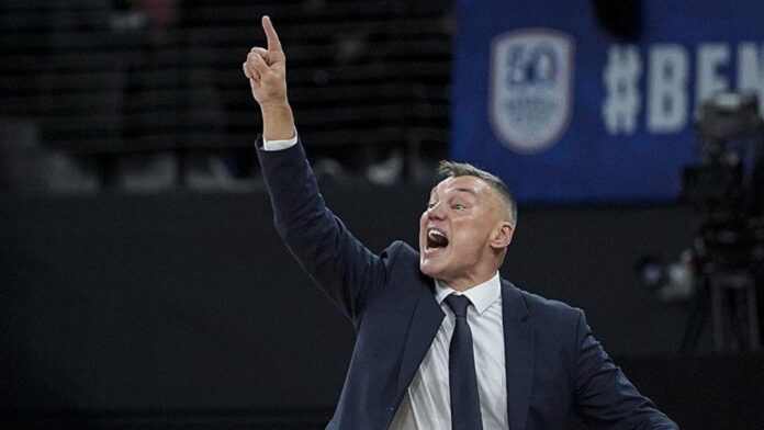 fenerbahce-beko-basantrenoru-jasikeviciustan-wade-baldwine-ovgu-uVkGpEDO.jpg