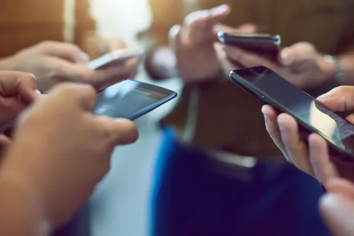 bir-donemin-efsane-telefon-markasi-turkiye-ye-19203998_8938_amp